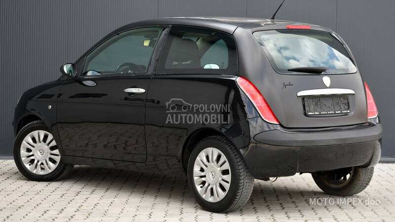 Lancia Ypsilon 1.2 / 8v / REG