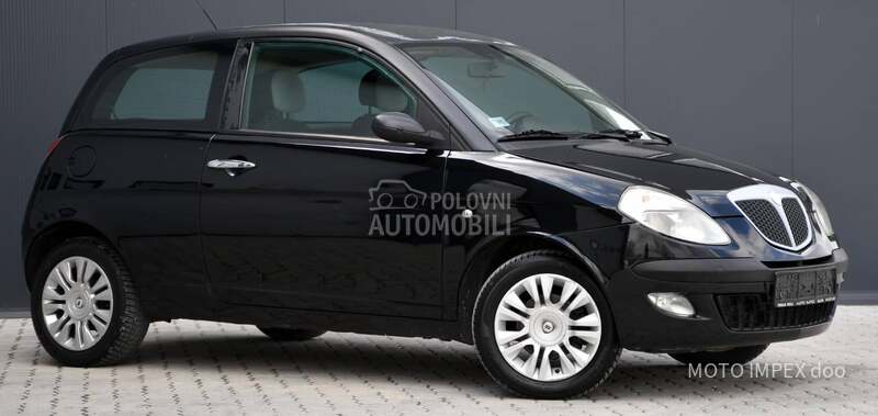 Lancia Ypsilon 1.2 / 8v / REG