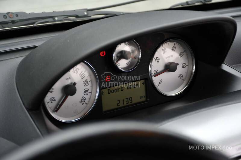 Lancia Ypsilon 1.2 / 8v / REG