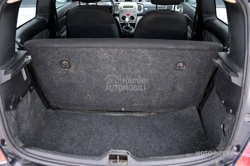 Lancia Ypsilon 1.2 / 8v / REG