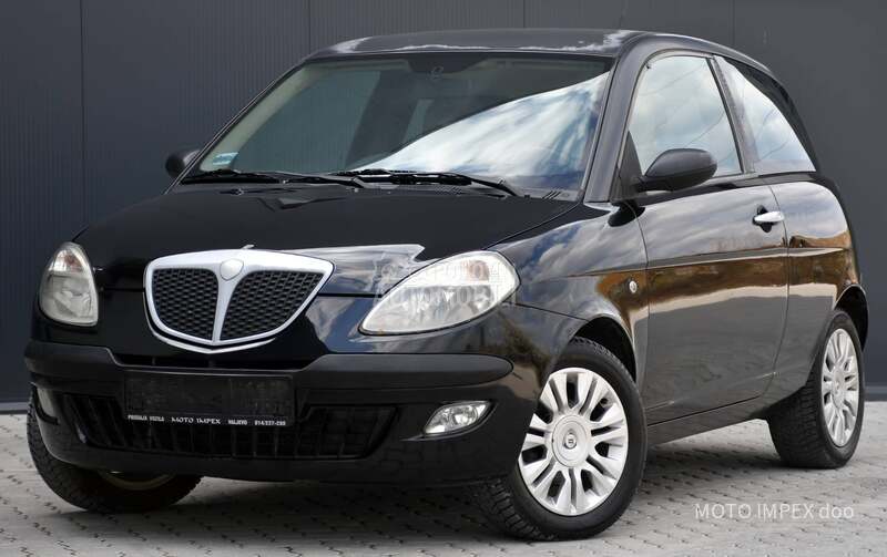 Lancia Ypsilon 1.2 / 8v / REG