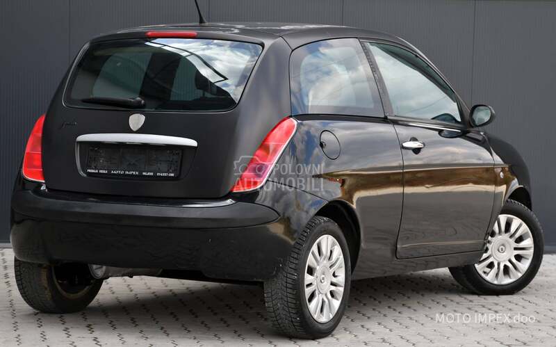 Lancia Ypsilon 1.2 / 8v / REG
