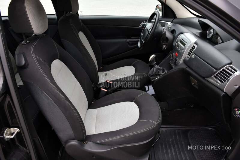 Lancia Ypsilon 1.2 / 8v / REG