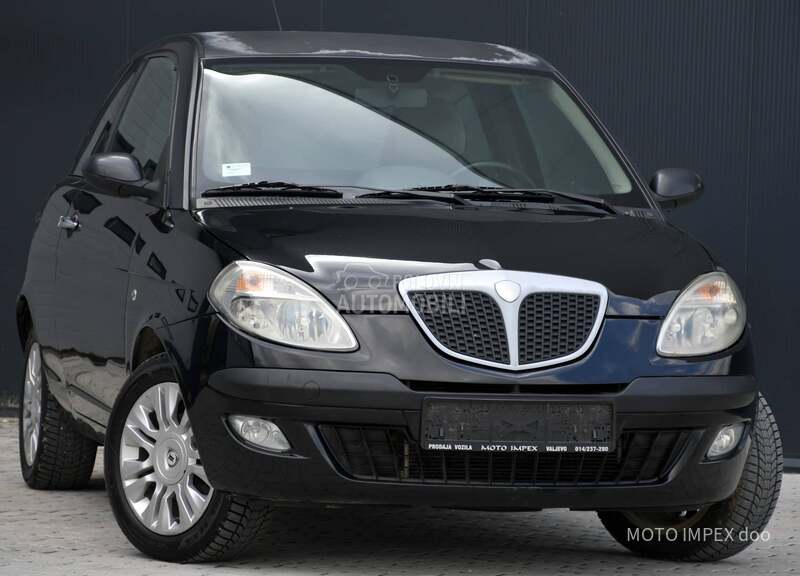 Lancia Ypsilon 1.2 / 8v / REG
