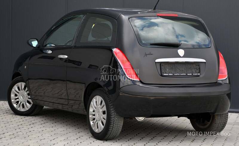 Lancia Ypsilon 1.2 / 8v / REG