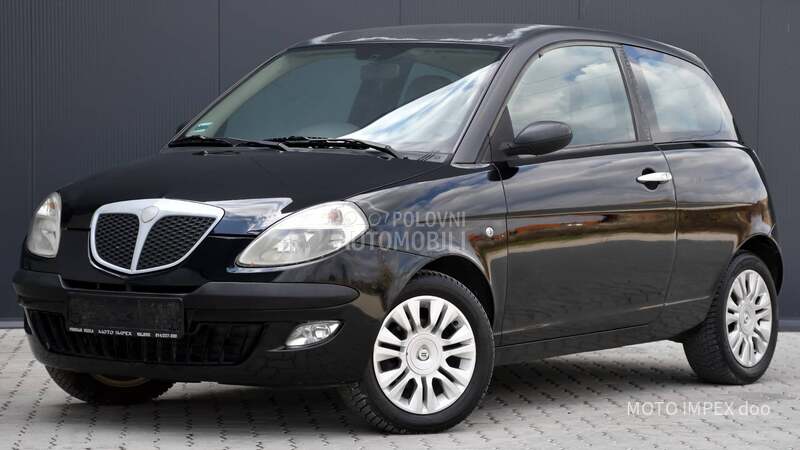 Lancia Ypsilon 1.2 / 8v / REG