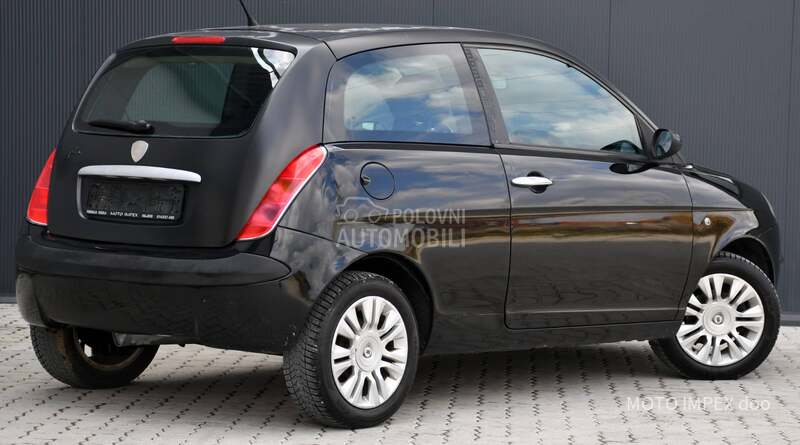 Lancia Ypsilon 1.2 / 8v / REG