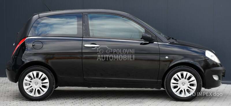 Lancia Ypsilon 1.2 / 8v / REG