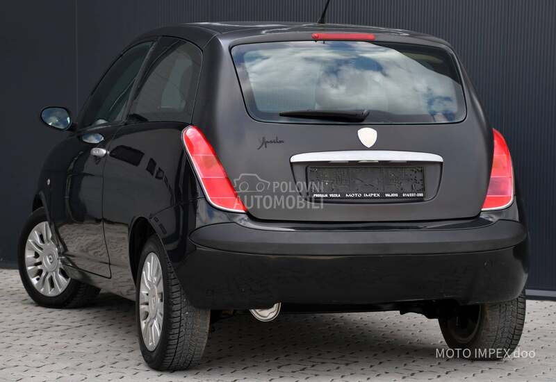 Lancia Ypsilon 1.2 / 8v / REG