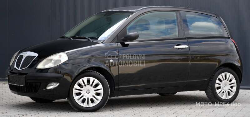 Lancia Ypsilon 1.2 / 8v / REG