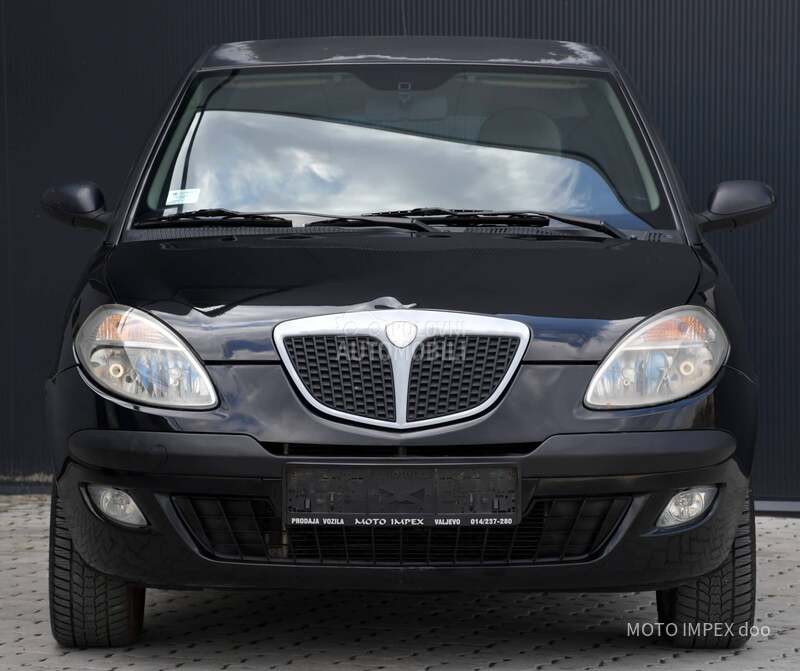 Lancia Ypsilon 1.2 / 8v / REG