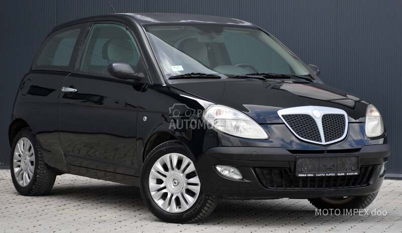 Lancia Ypsilon 1.2 / 8v / REG