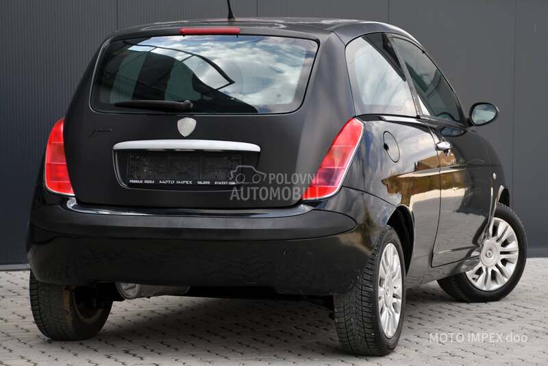 Lancia Ypsilon 1.2 / 8v / REG