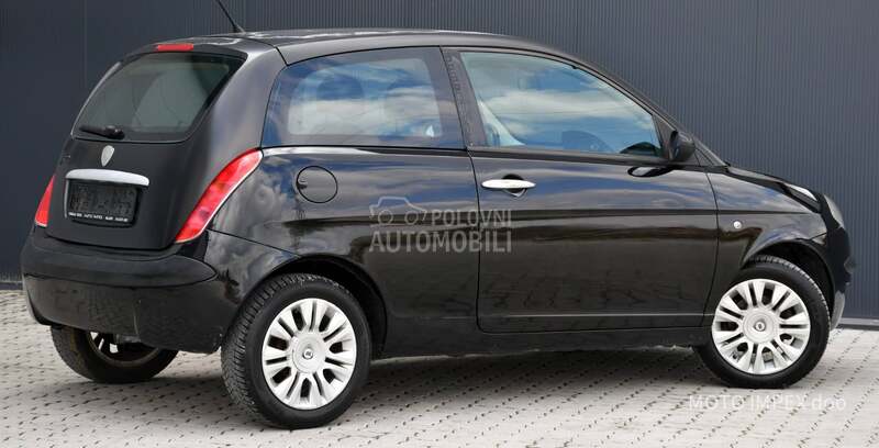 Lancia Ypsilon 1.2 / 8v / REG