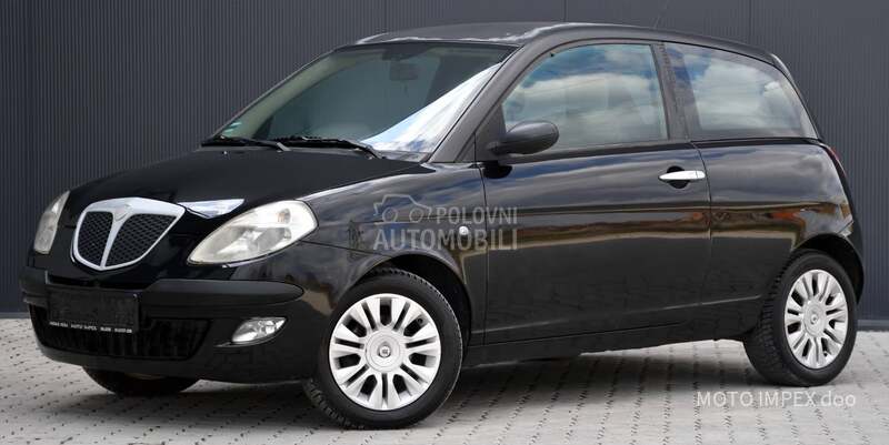 Lancia Ypsilon 1.2 / 8v / REG