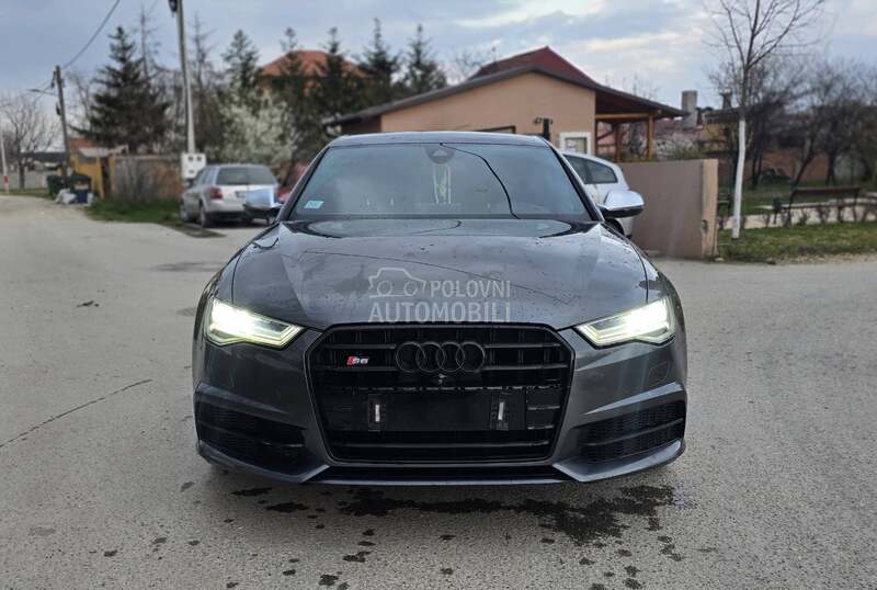 Audi S6 