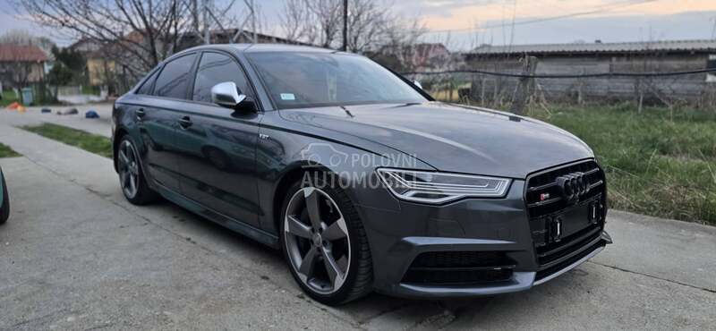 Audi S6 