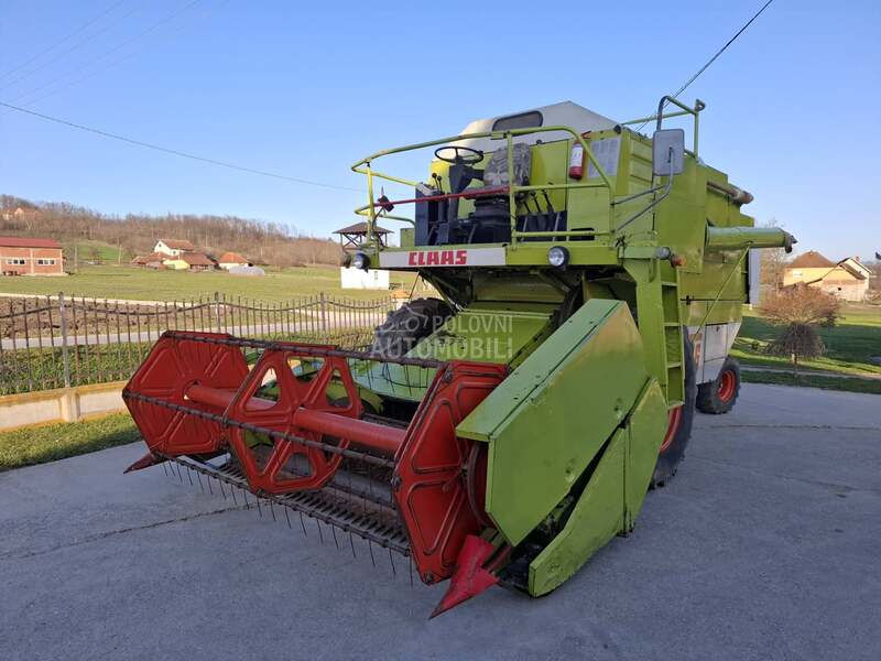 Claas DOMINATOR 56