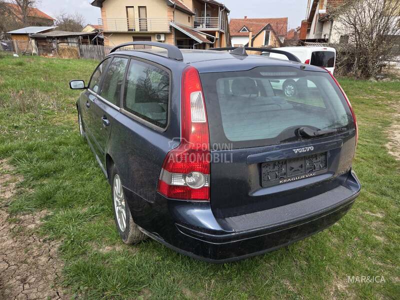 Volvo V50 