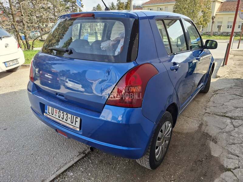 Suzuki Swift 