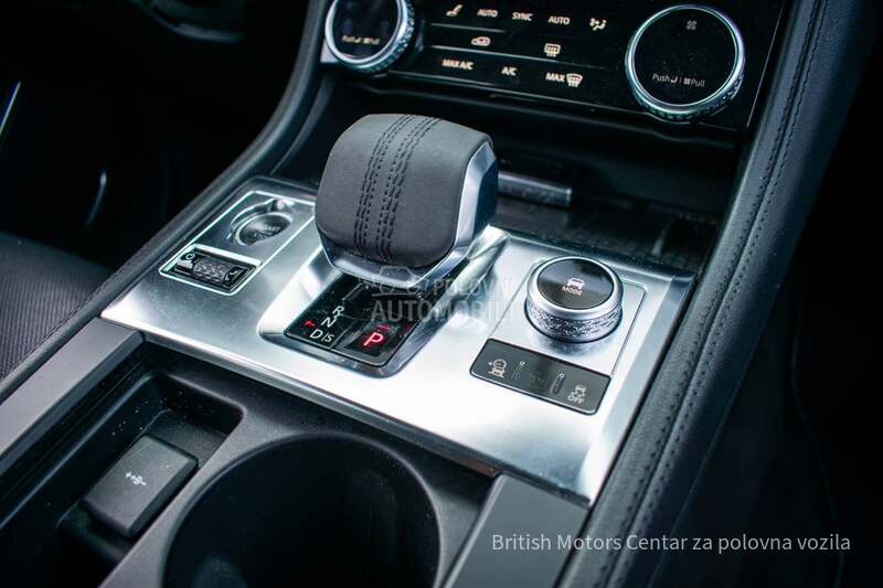 Jaguar F pace S  D200  AWD