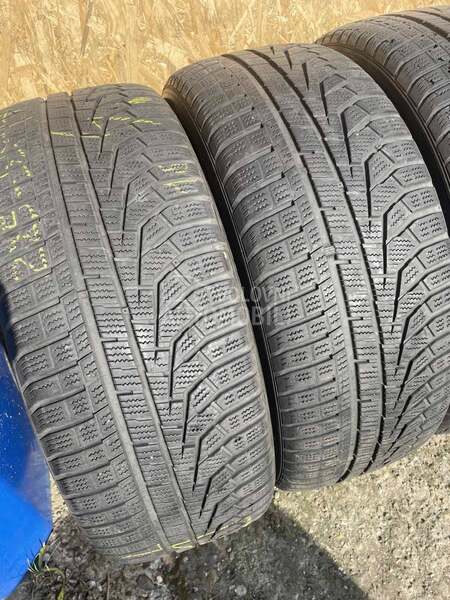 Hankook 225/55 R17 Zimska