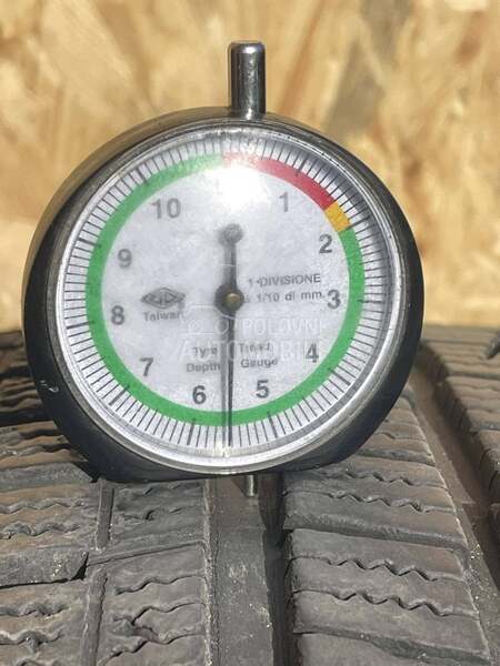 Hankook 225/55 R17 Zimska