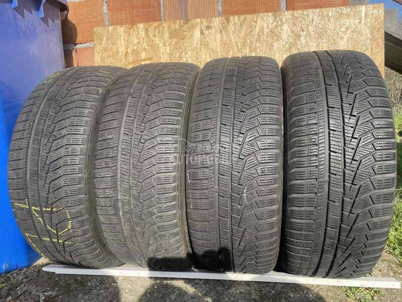 Hankook 225/55 R17 Zimska