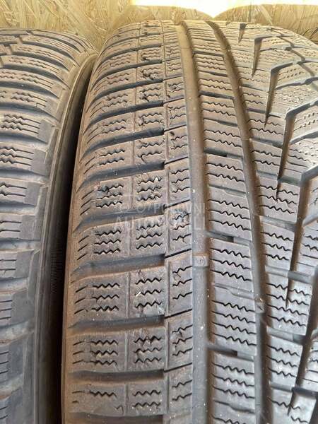 Hankook 225/55 R17 Zimska