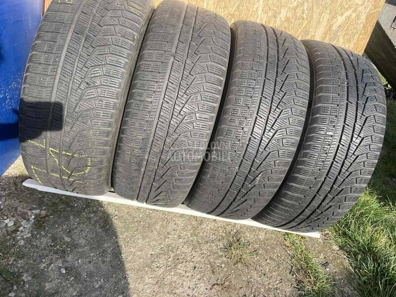 Hankook 225/55 R17 Zimska