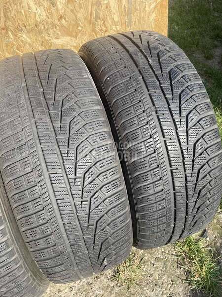 Hankook 225/55 R17 Zimska