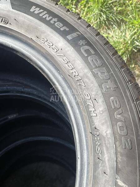 Hankook 225/55 R17 Zimska