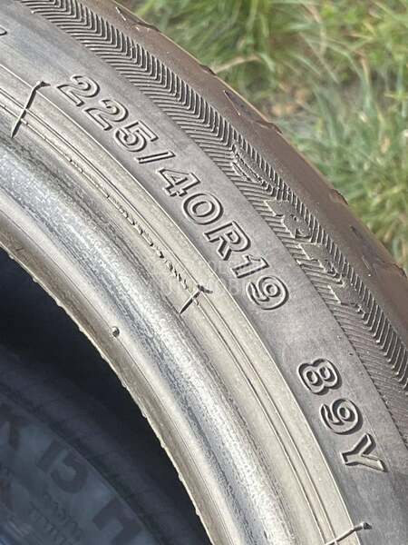 Bridgestone 225/40 R19 Letnja