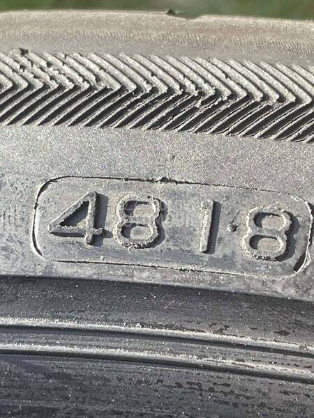 Bridgestone 225/40 R19 Letnja
