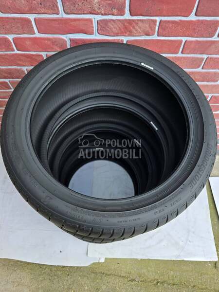 Bridgestone 225/40 R18 Letnja