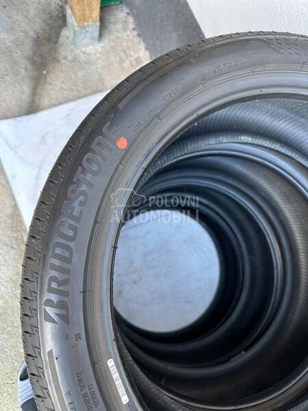 Bridgestone 215/45 R18 Letnja