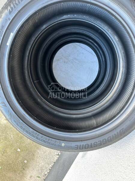 Bridgestone 215/45 R18 Letnja