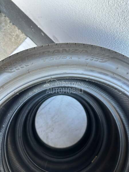 Bridgestone 215/45 R18 Letnja