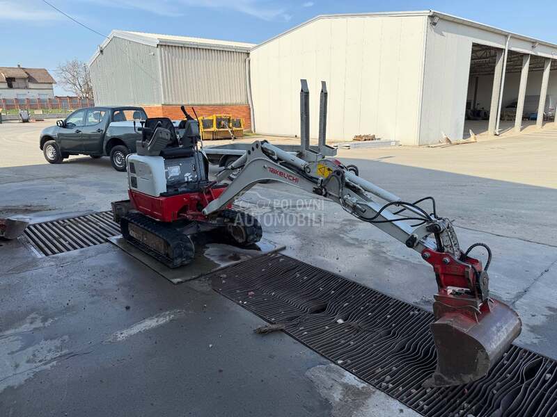 Takeuchi TB215 R