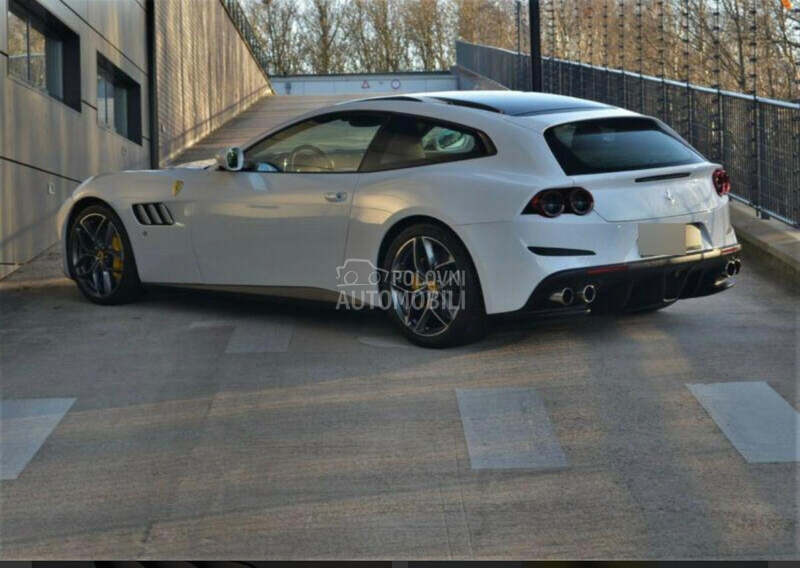 Ferrari GTC4 LUSSO T