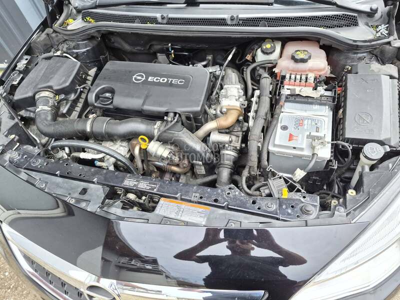 Opel Astra J 1.7dtr -  kompletan auto u delovima