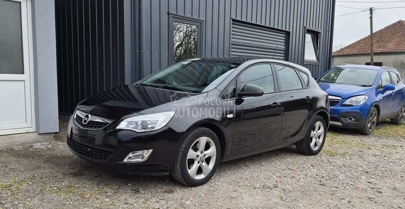 Opel Astra J 1.7dtr -  kompletan auto u delovima