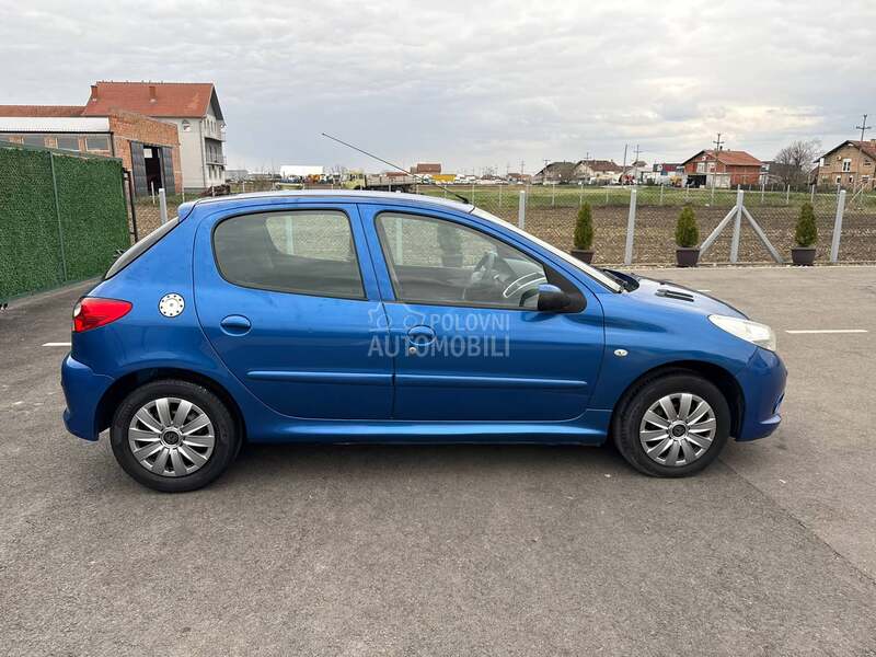 Peugeot 206 plus 