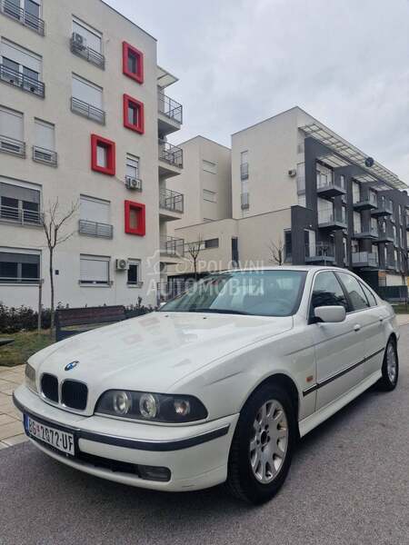 BMW 528 