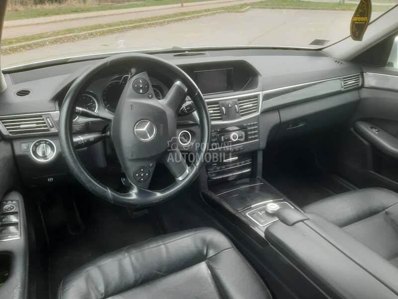 Mercedes Benz E 220 CDI