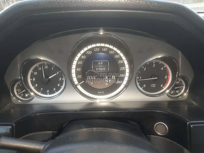 Mercedes Benz E 220 CDI