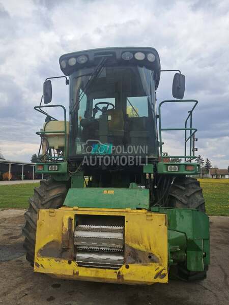 John Deere 7200