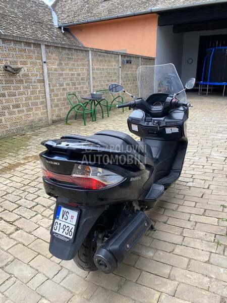 Suzuki Burgman an 400 k7