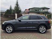 Audi Q5 S-LINE //HYBRID