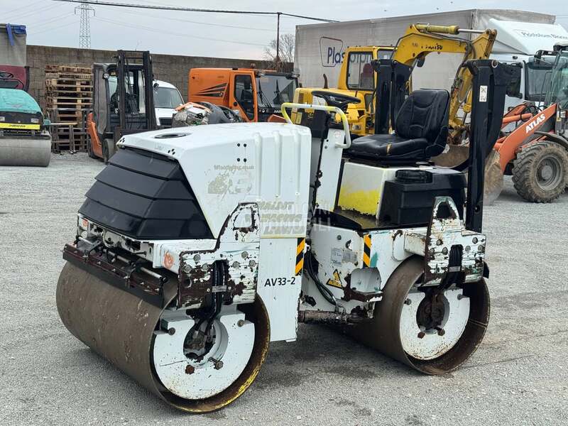 Ammann AV33/2